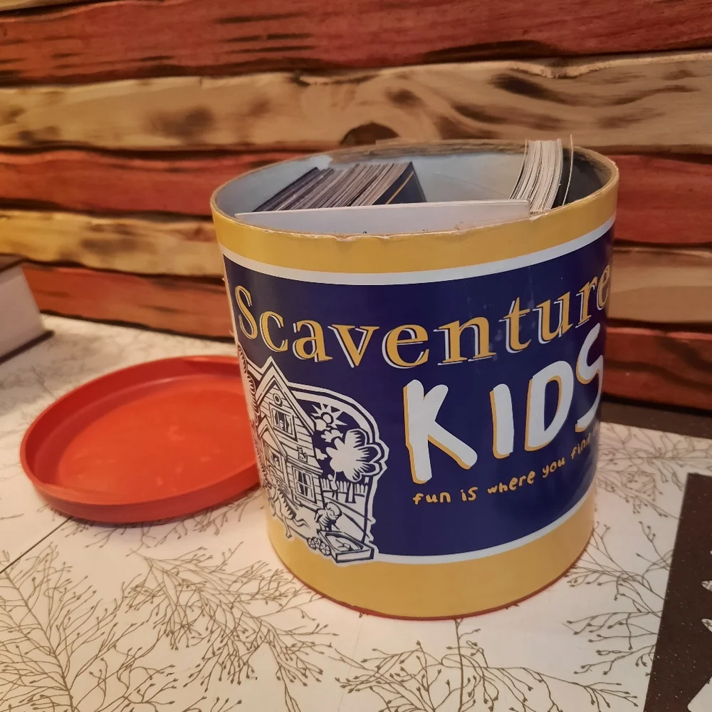 Vtg Game Scaventure Kids scavenger hunt cards ideas party game